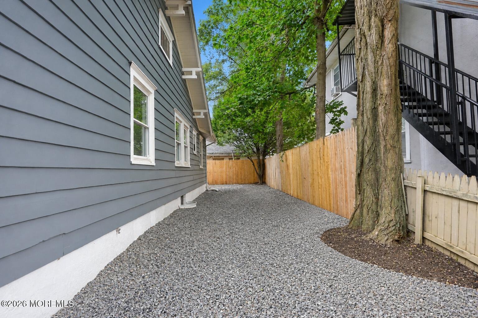 1239 Monroe Avenue Image 4