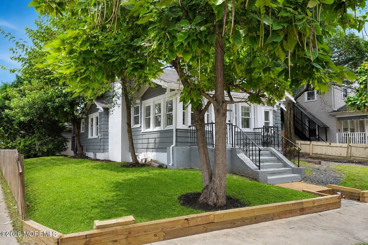 1239 Monroe Avenue Image 3