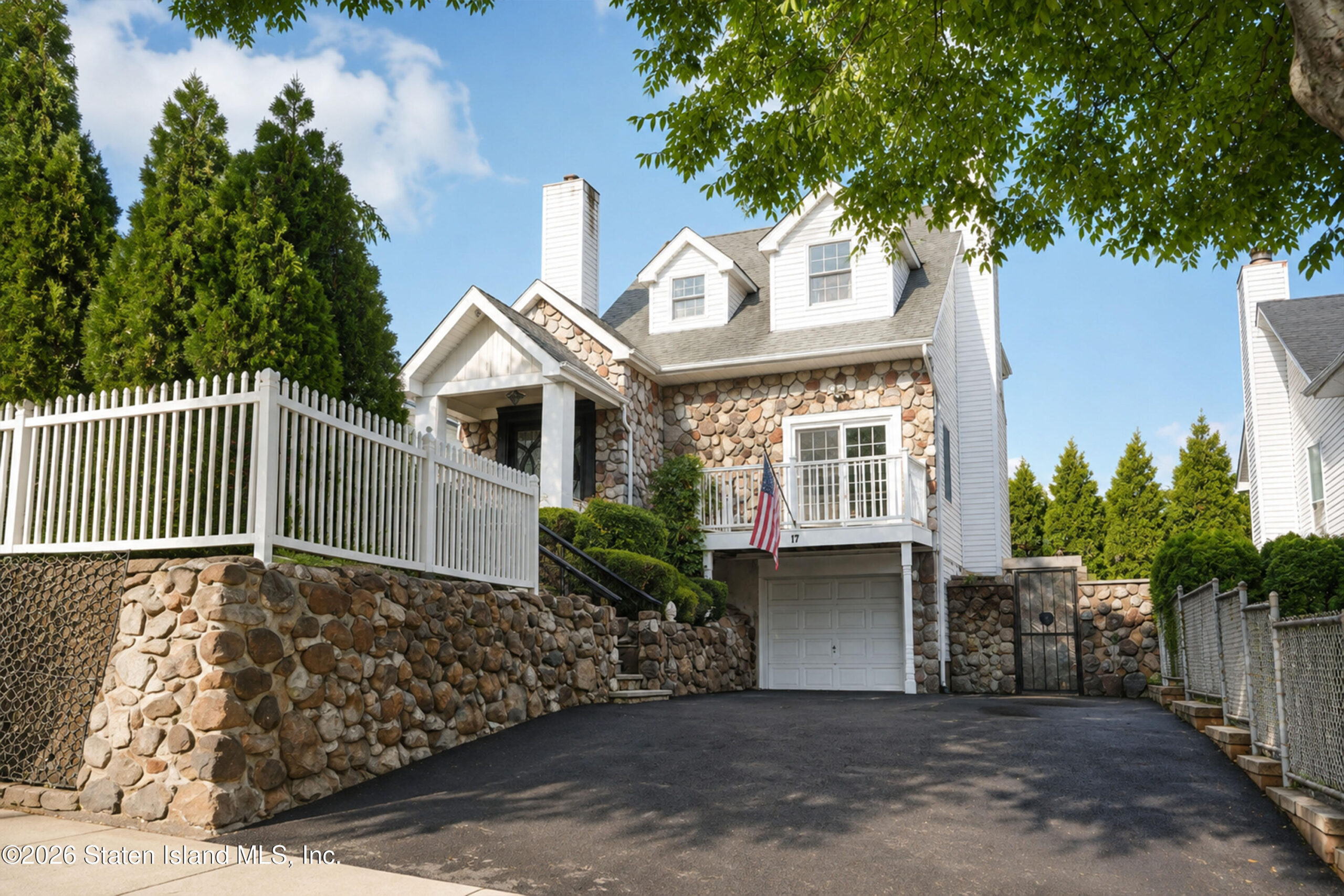 17 Glendale Avenue, Staten Island, NY, 10304
