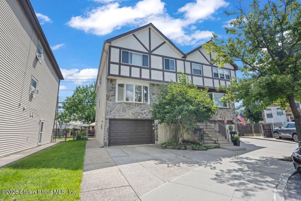 90 Gary Court Image 1
