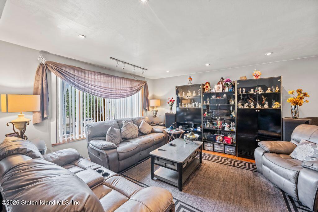 90 Gary Court Image 3