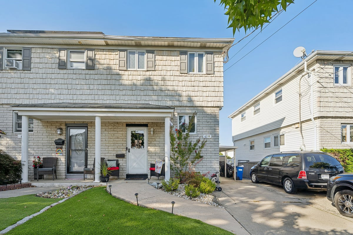65 Amber Street, Staten Island, NY, 10306