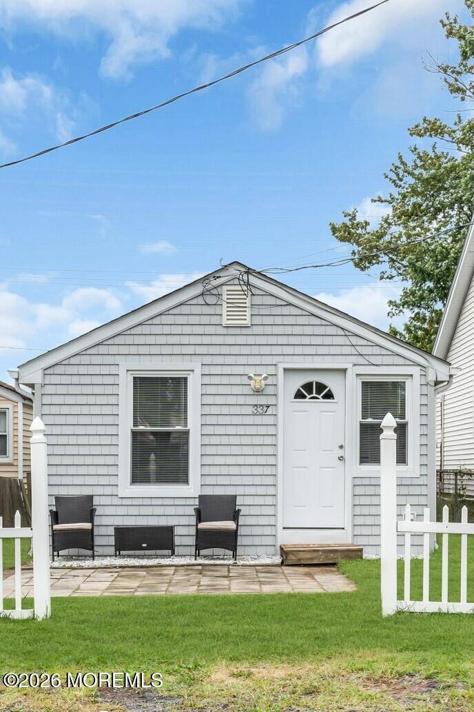 337 Shoreland Circle Image 2