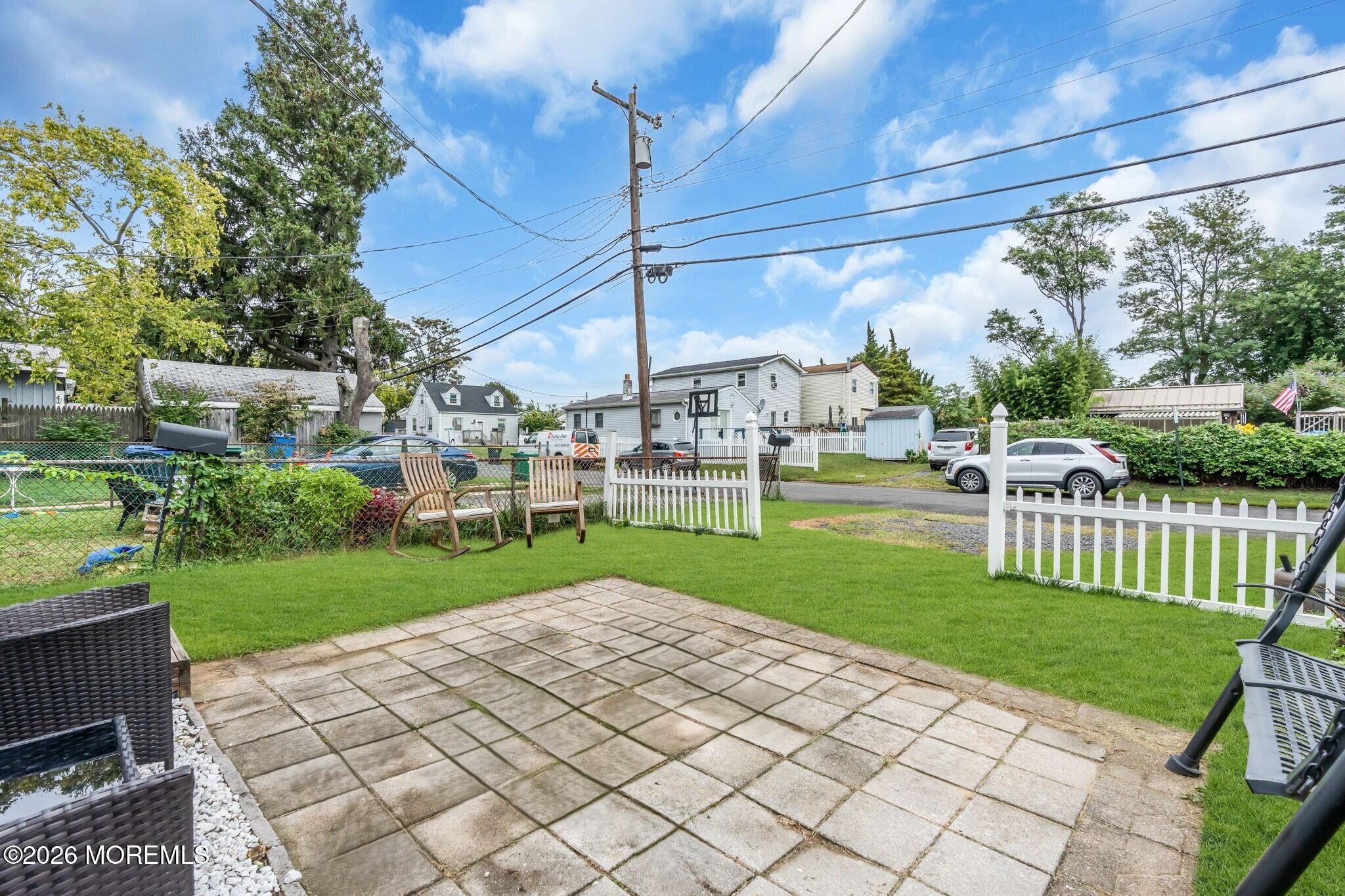 337 Shoreland Circle Image 4