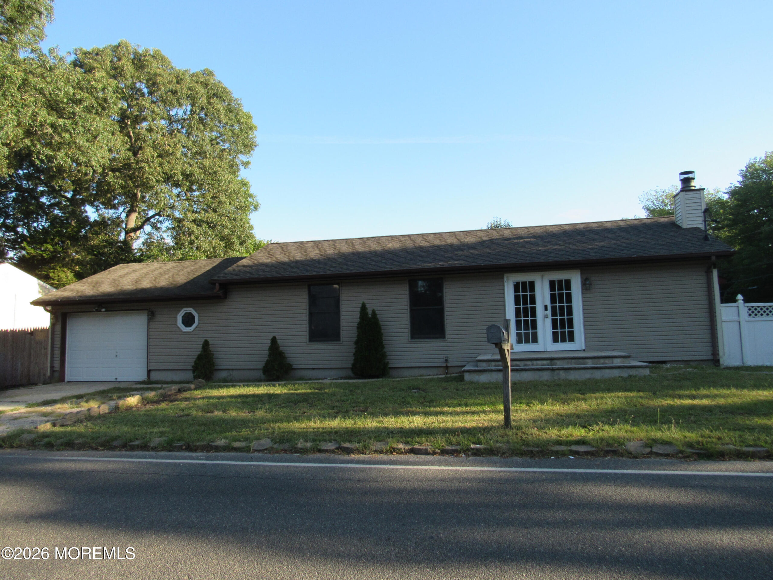 120 Bay Way Image 3