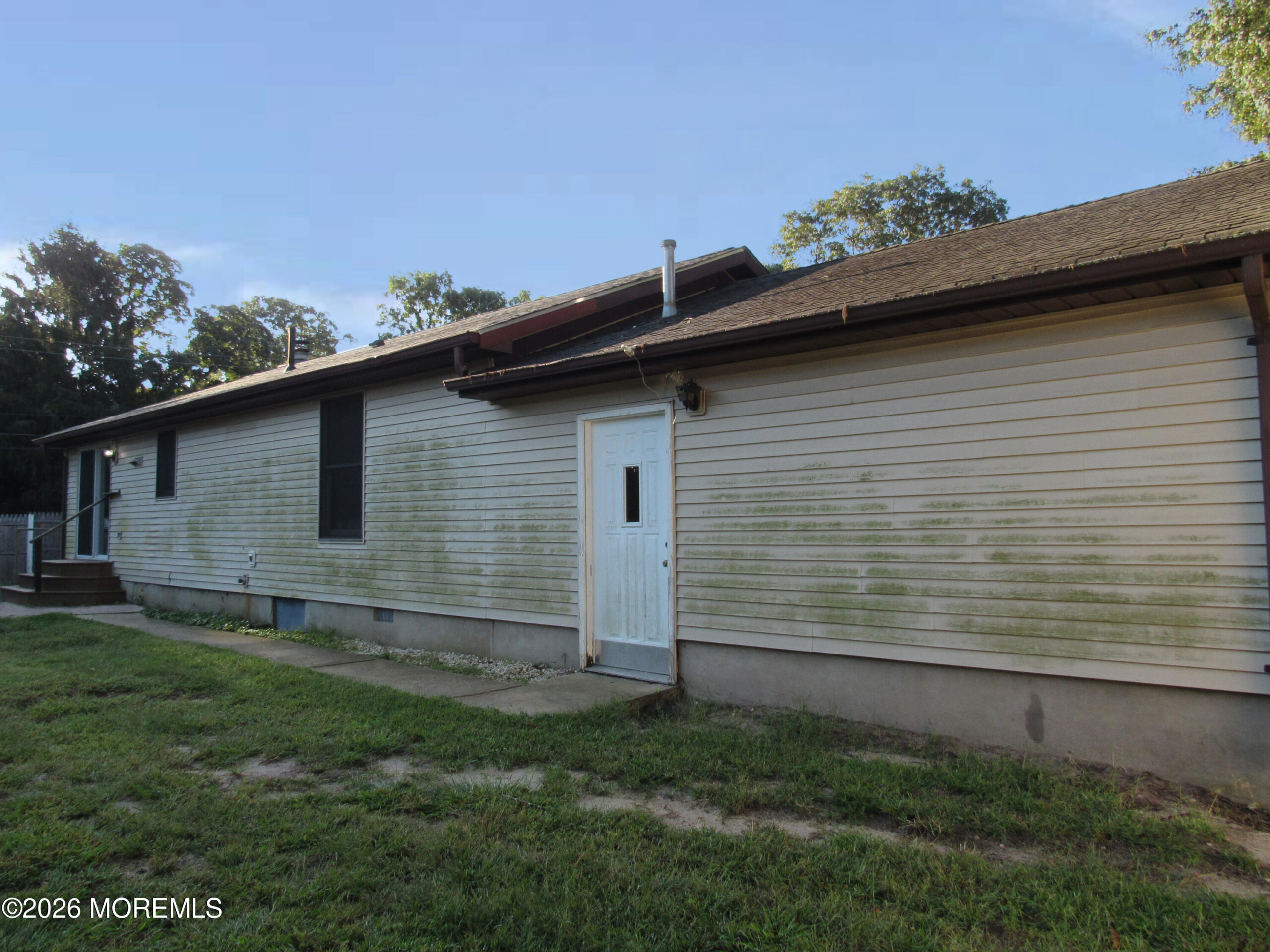 120 Bay Way Image 5