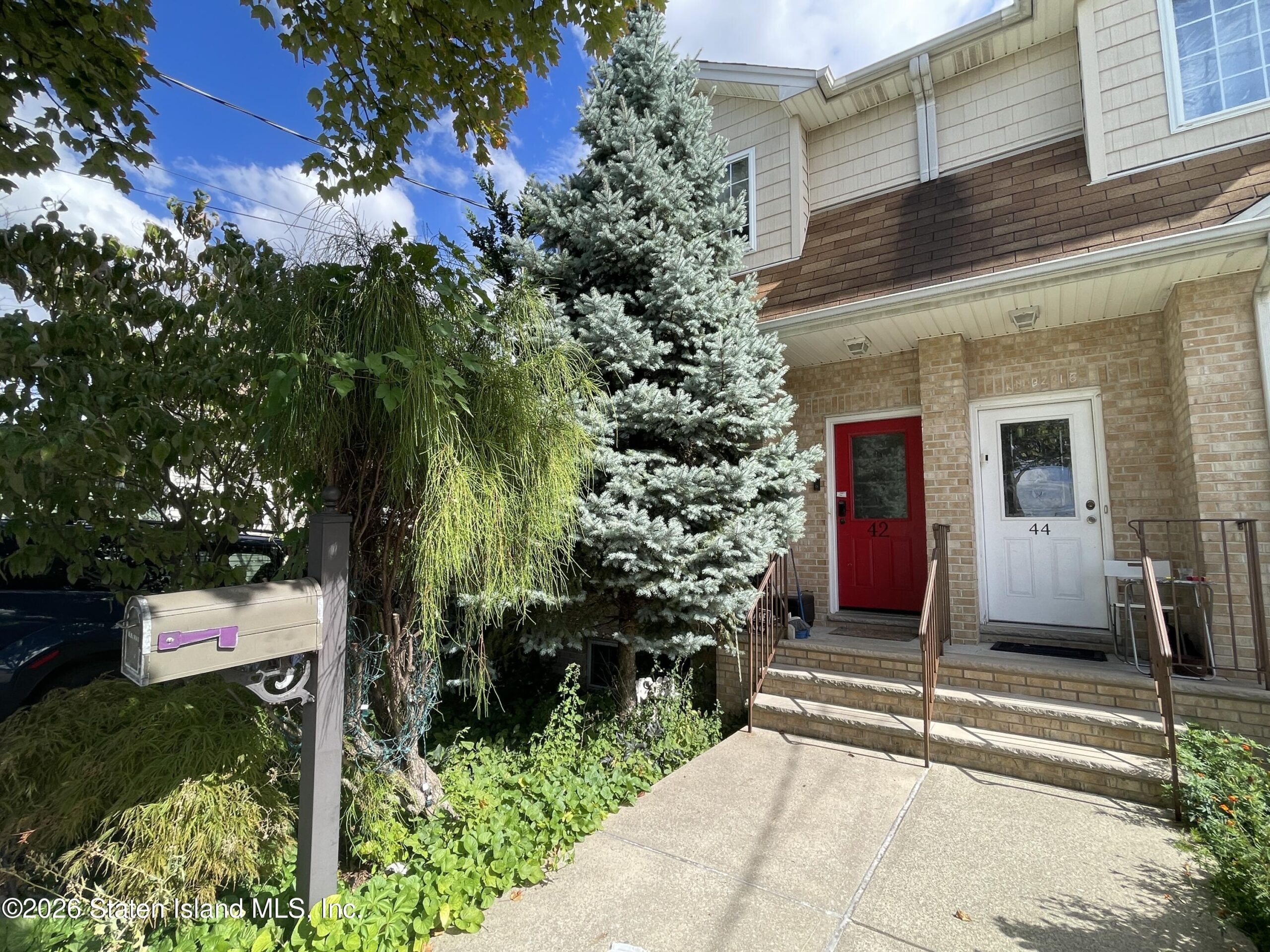 42 Weed Avenue, Staten Island, NY, 10306