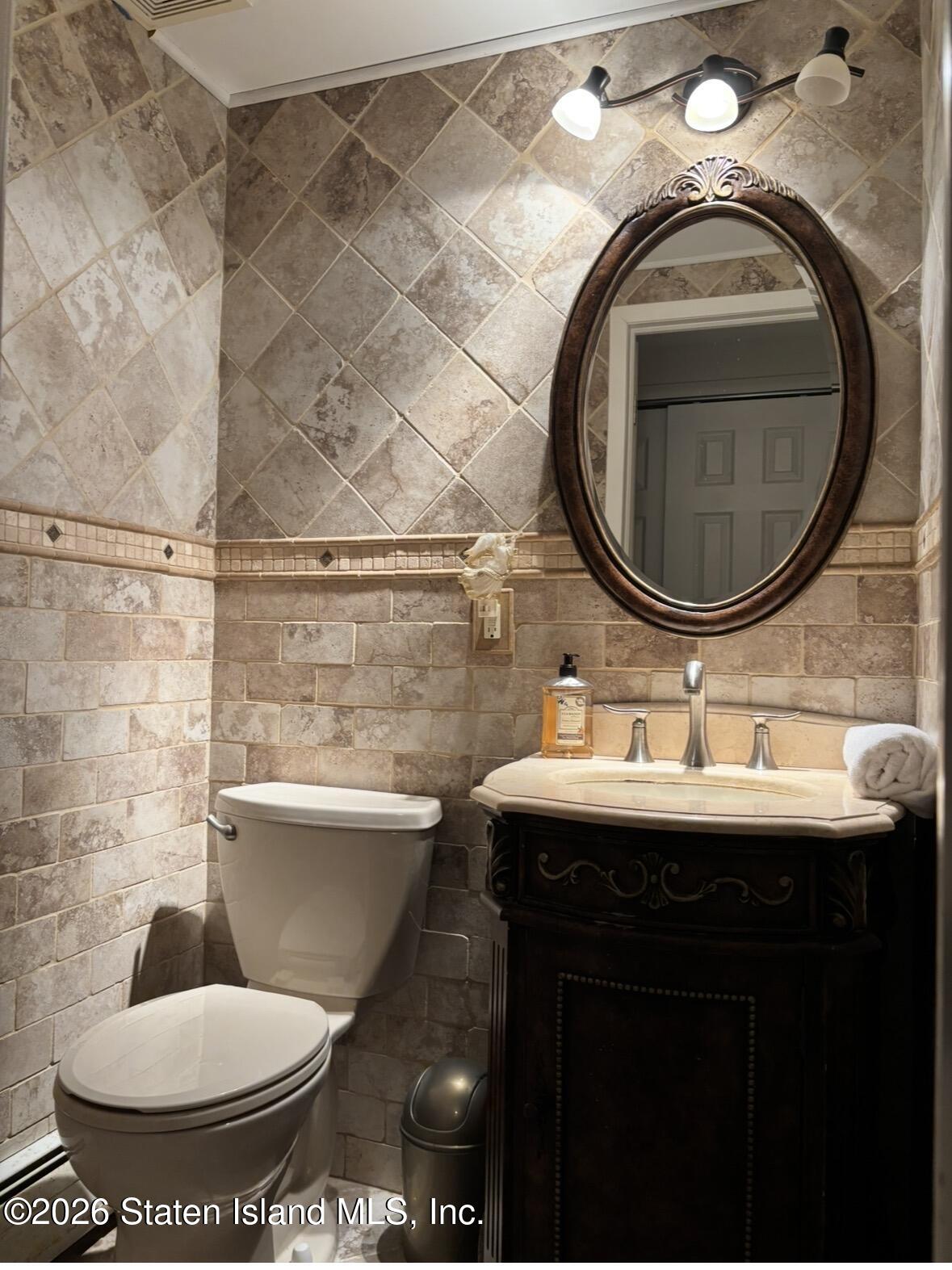 360 Barlow Avenue 8a Image 5