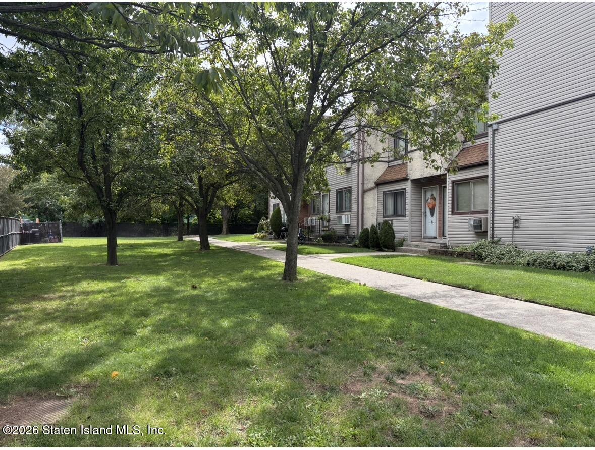 360 Barlow Avenue 8a Image 3