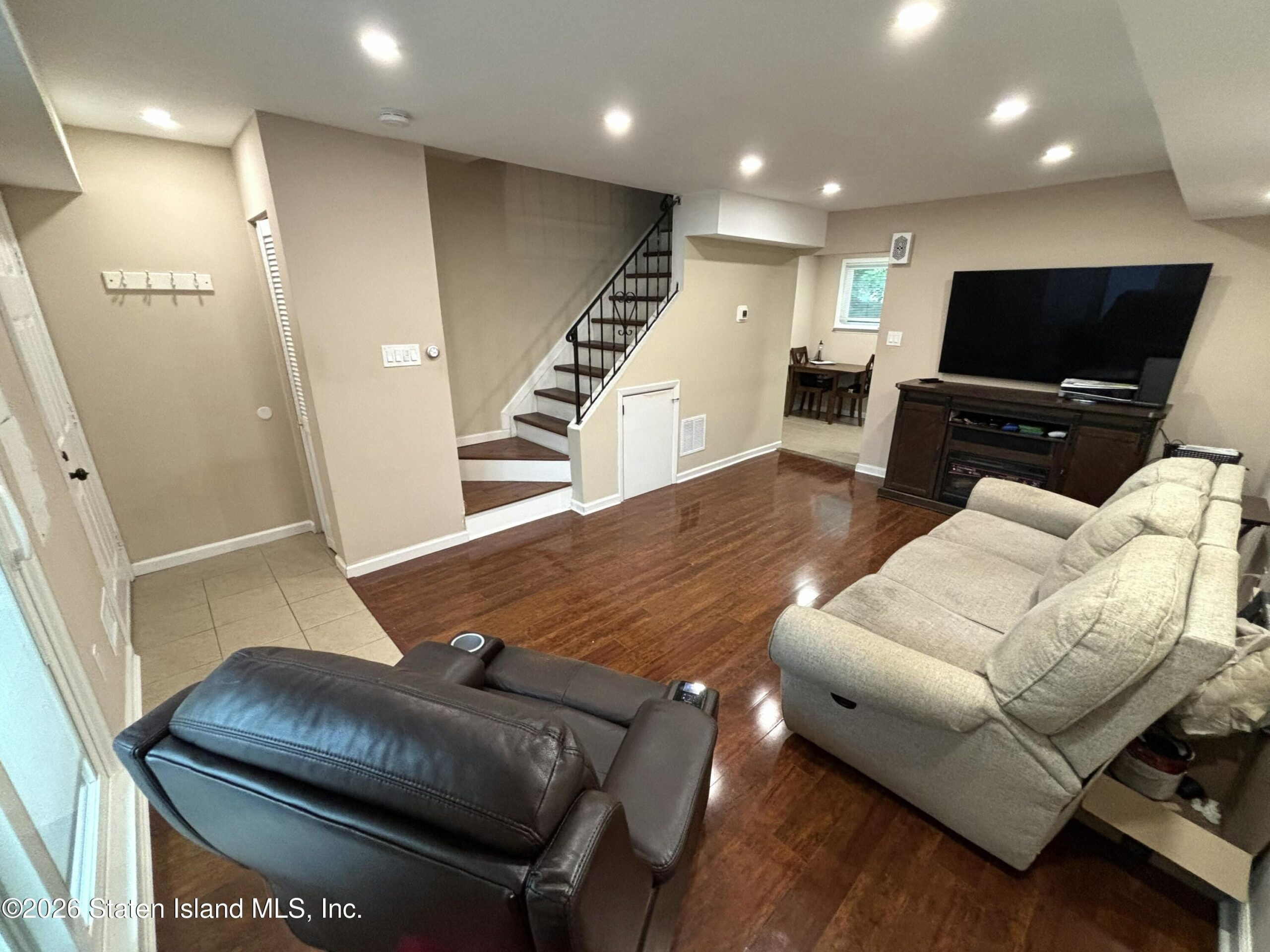 4185- 5 Amboy Road Image 4