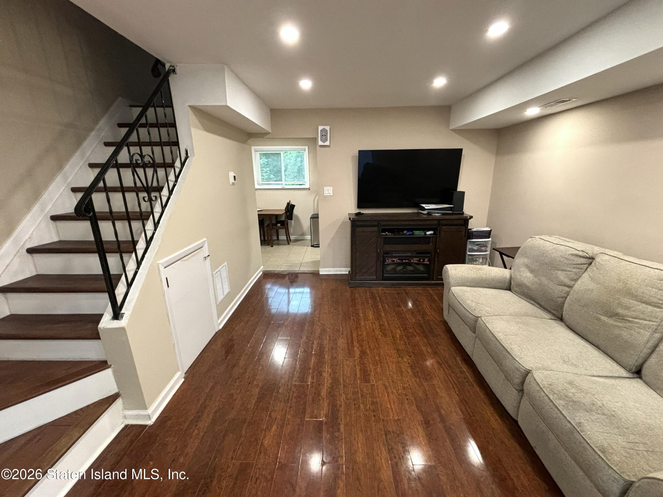 4185- 5 Amboy Road Image 5