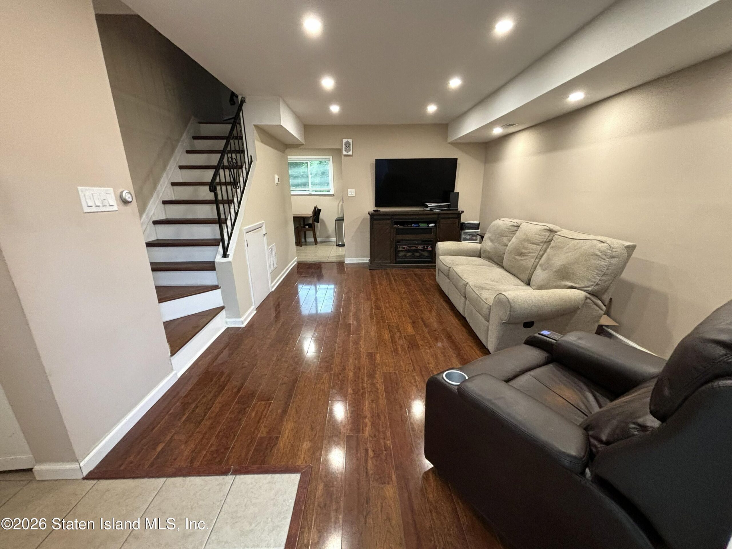 4185- 5 Amboy Road Image 3