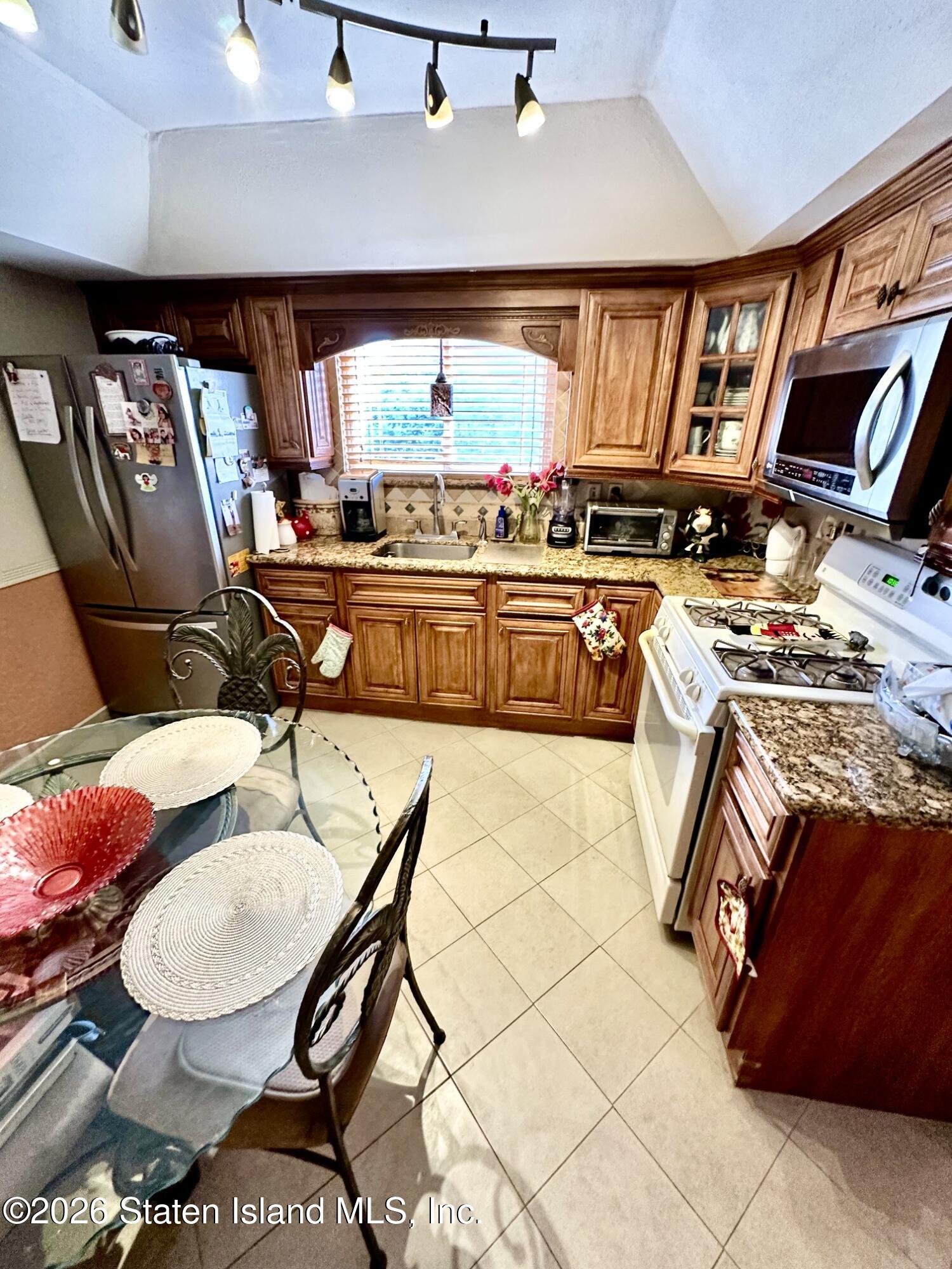 39 Leo Street, Staten Island, NY, 10314 image 14