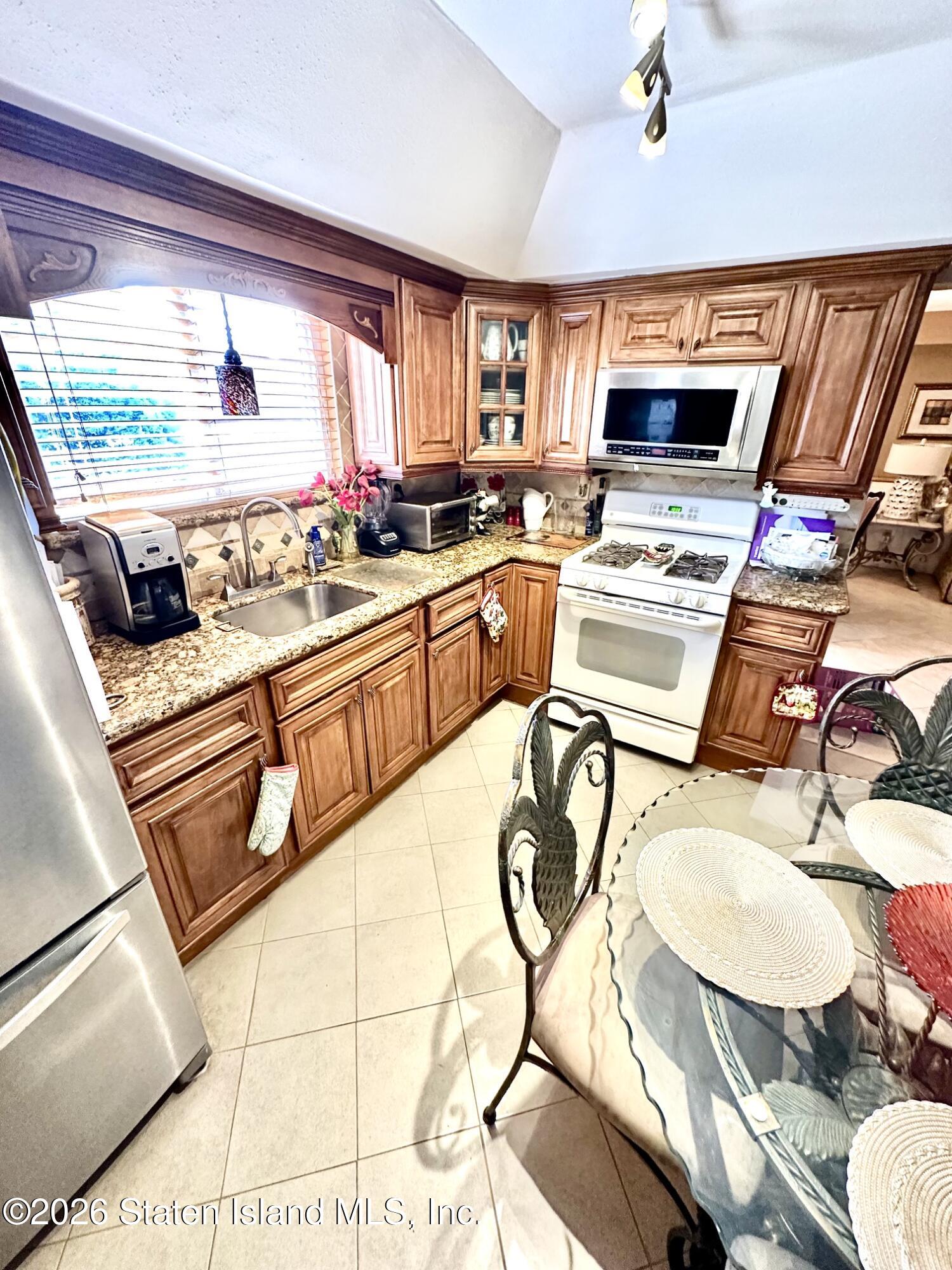 39 Leo Street, Staten Island, NY, 10314 image 15