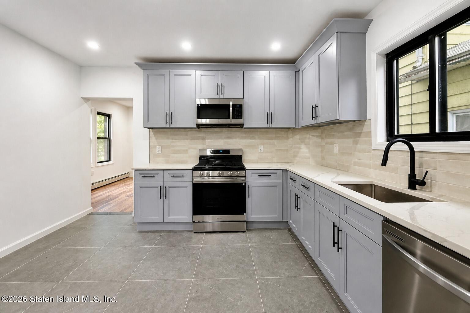 221 South Avenue, Staten Island, NY, 10303 image 7