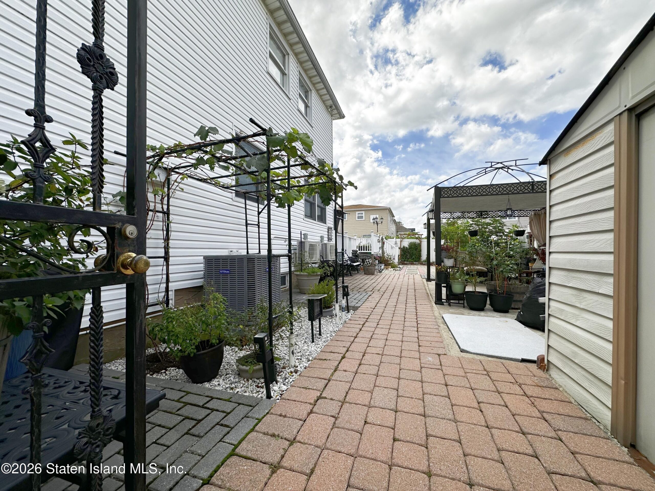 528 Eltingville Boulevard Image 5