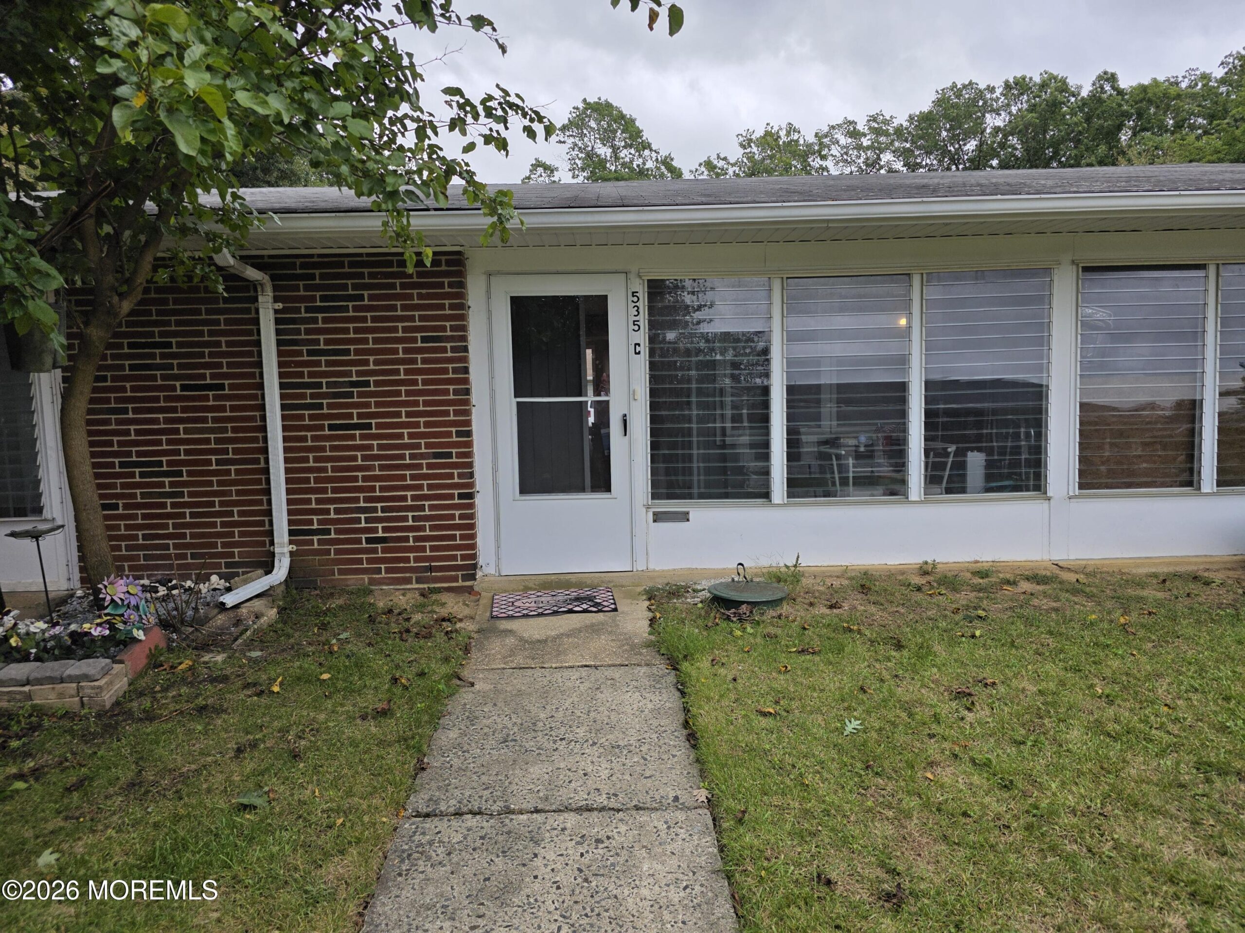 535 Dartmoor Court C Image 3