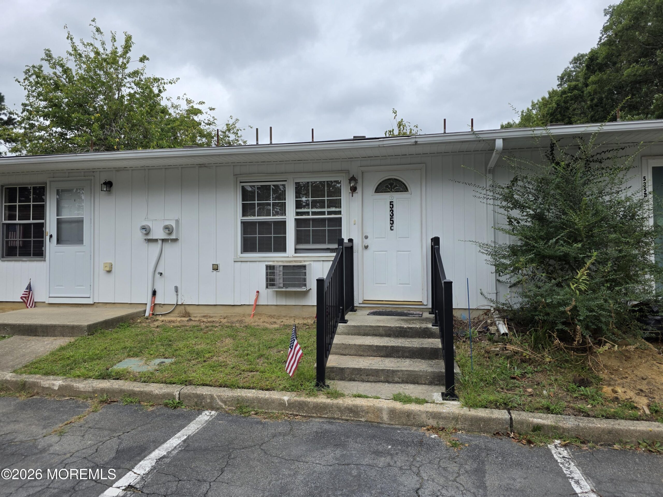 535 Dartmoor Court C Image 2