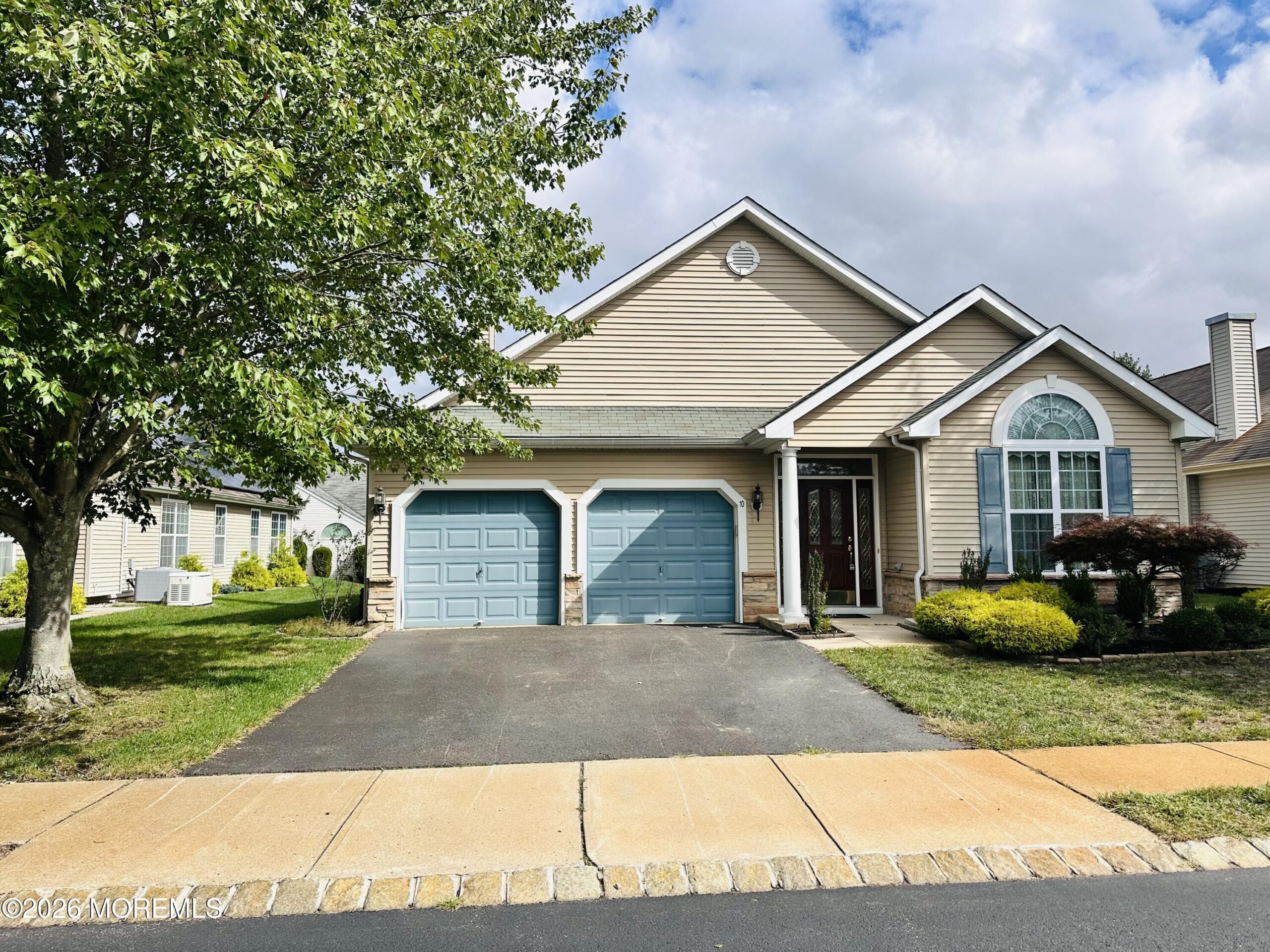 10 Woodview Drive Image 2