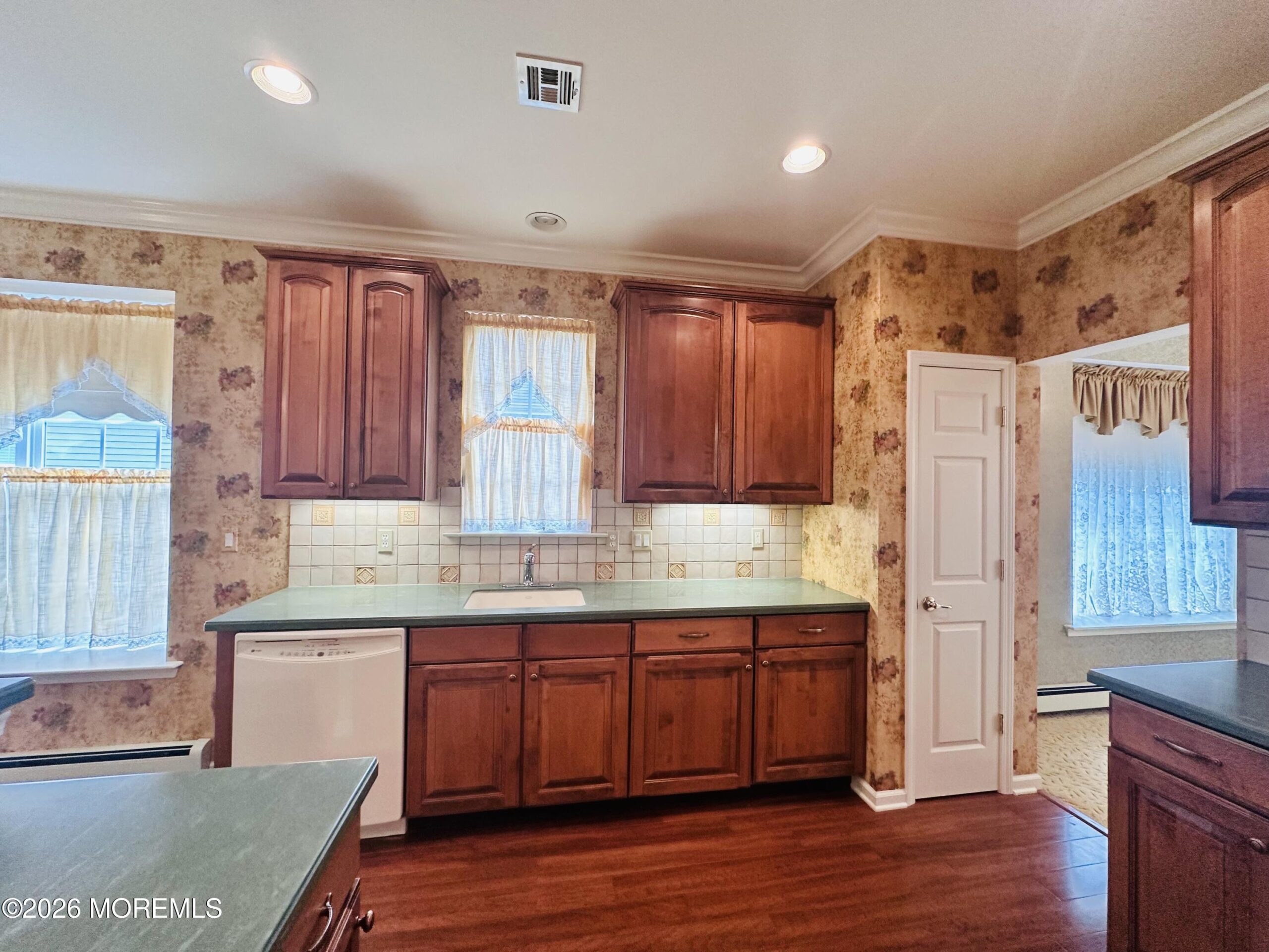 10 Woodview Drive, Manchester, NJ, 08759 image 24