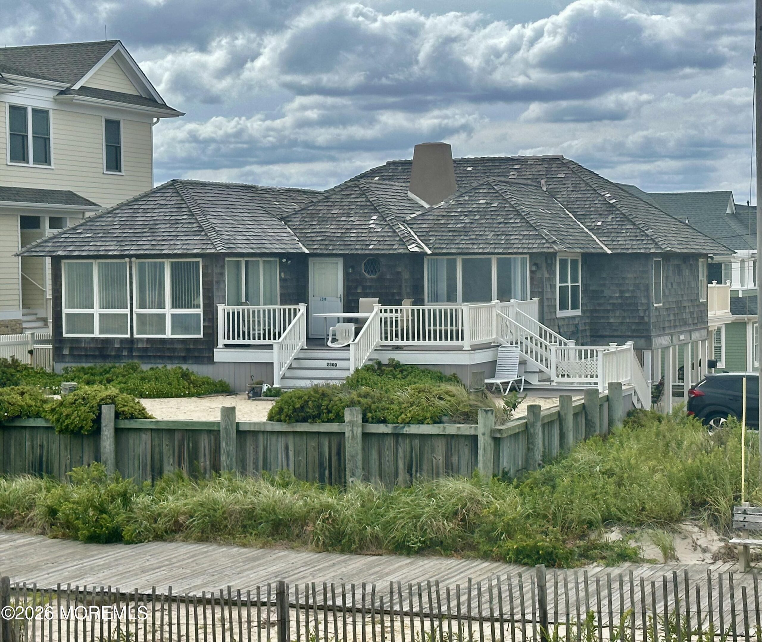 2300 Oceanfront Image 3