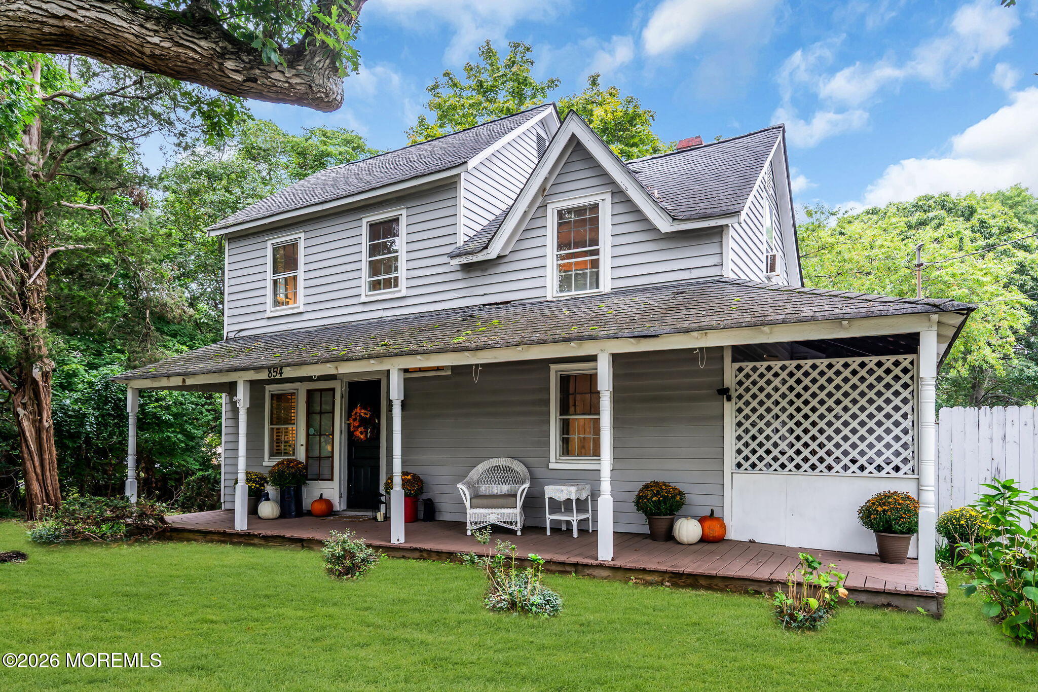 854 Bay Avenue Image 2