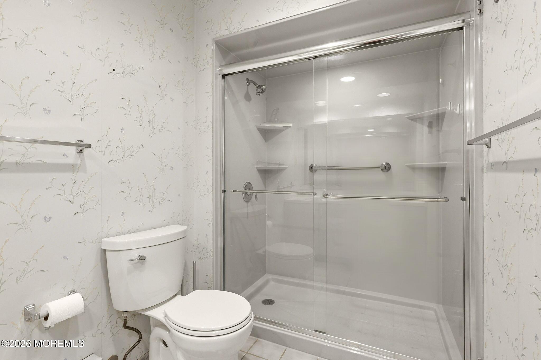 82 Amberly Drive A, Manalapan, NJ, 07726 image 16