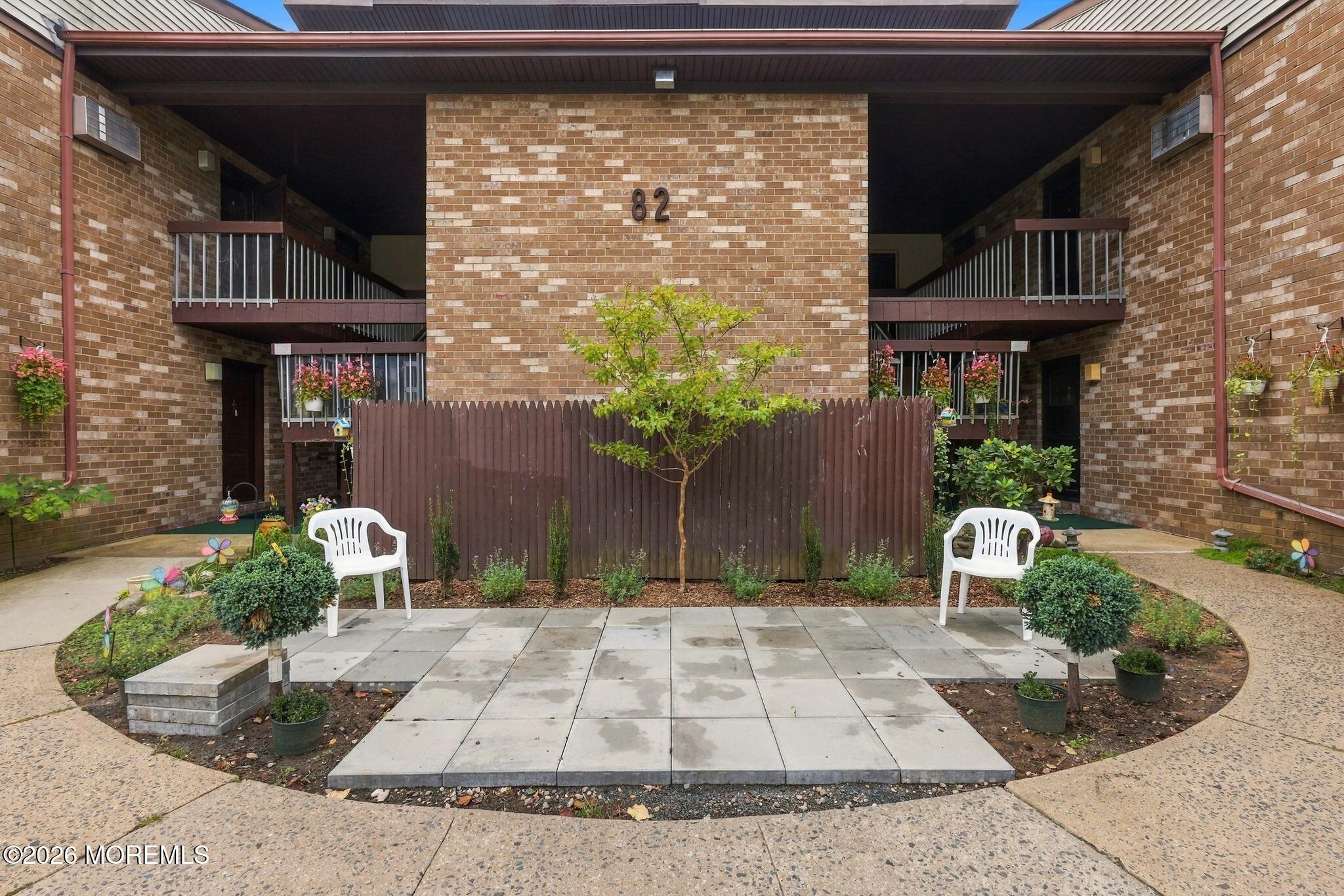 82 Amberly Drive A Image 2
