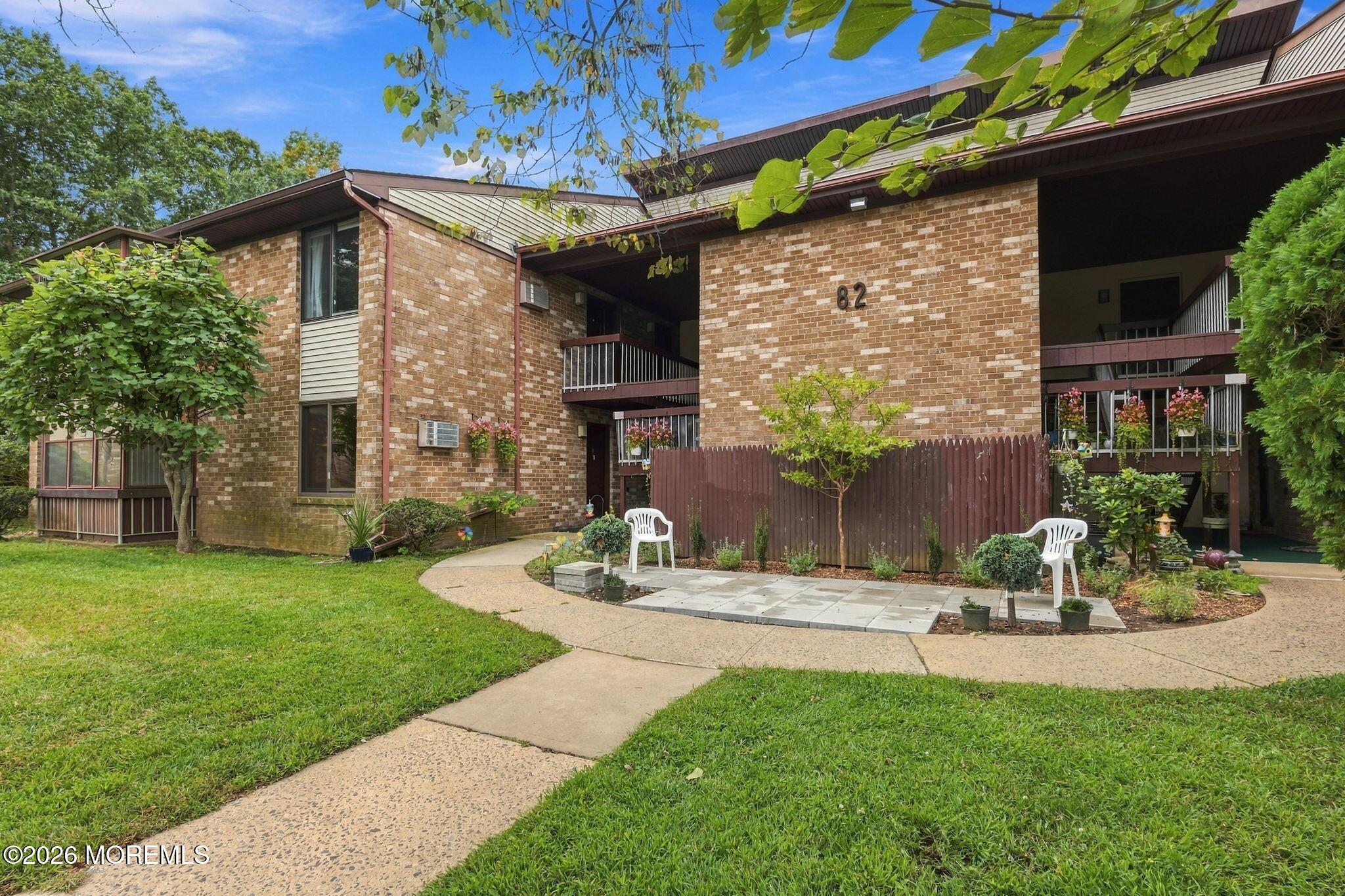 82 Amberly Drive A, Manalapan, NJ, 07726