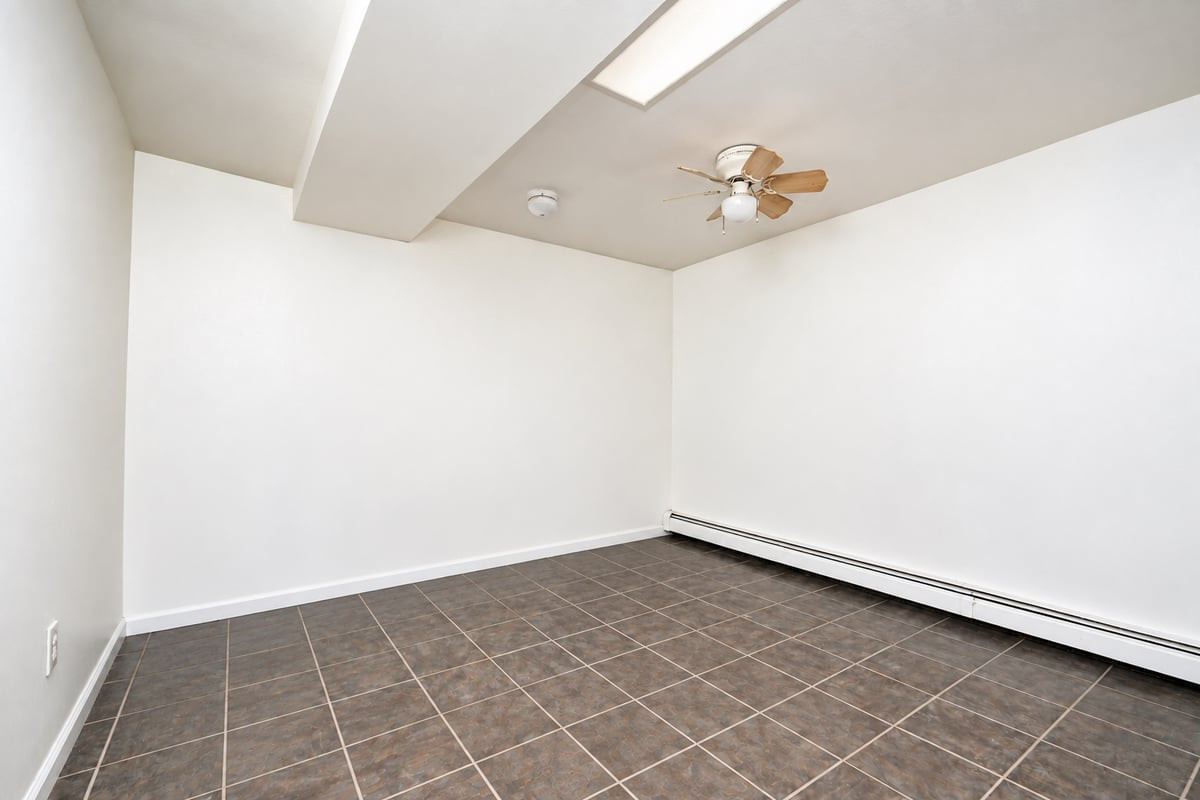 360 Barlow Avenue 6A Image 5