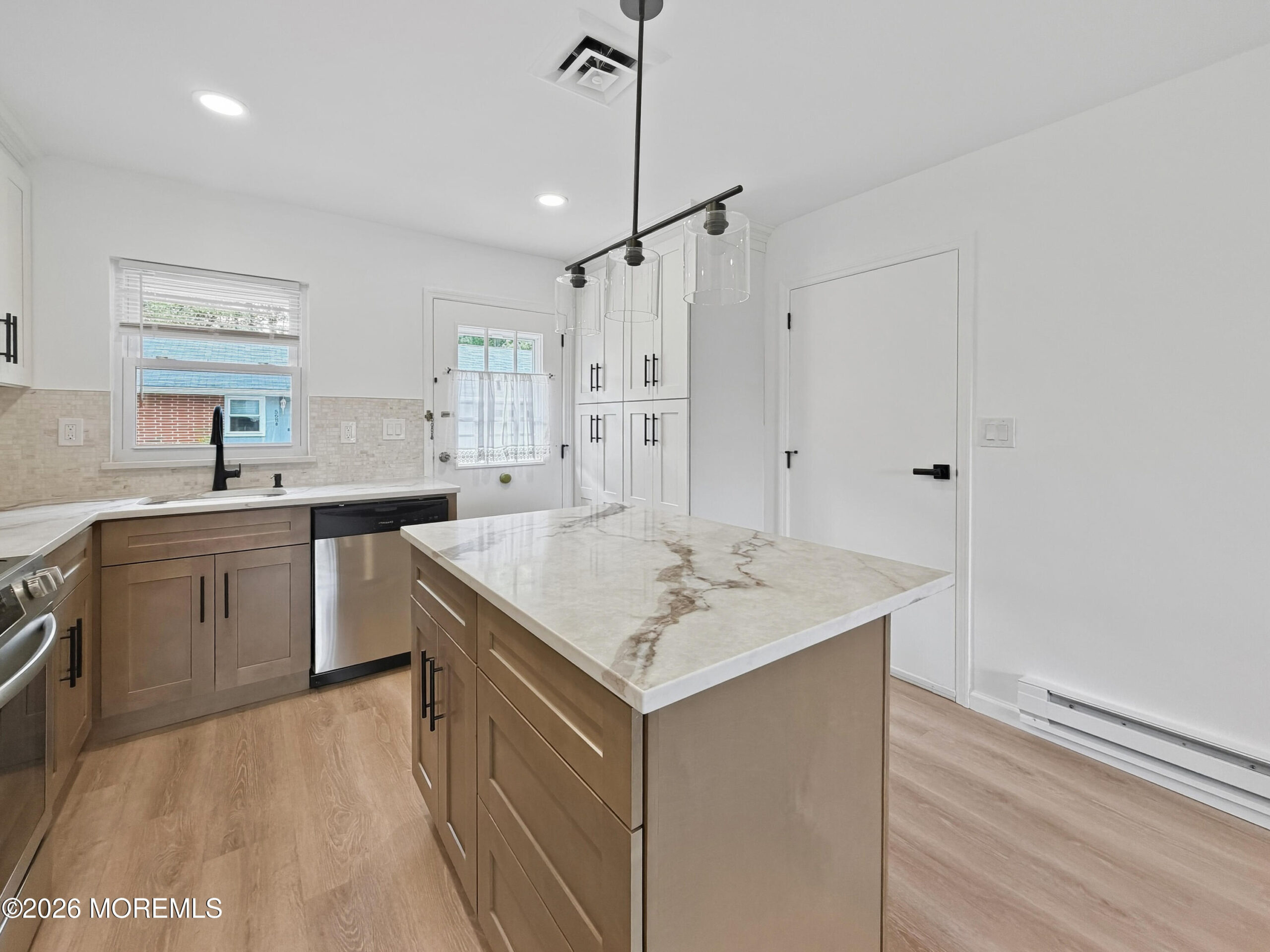 569A Sheffield Court Image 3