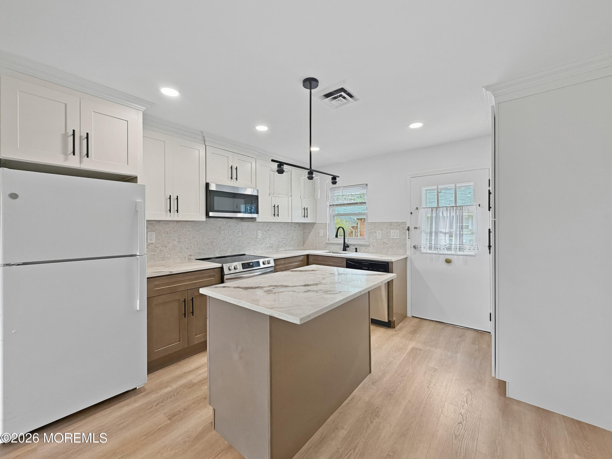 569A Sheffield Court Image 5