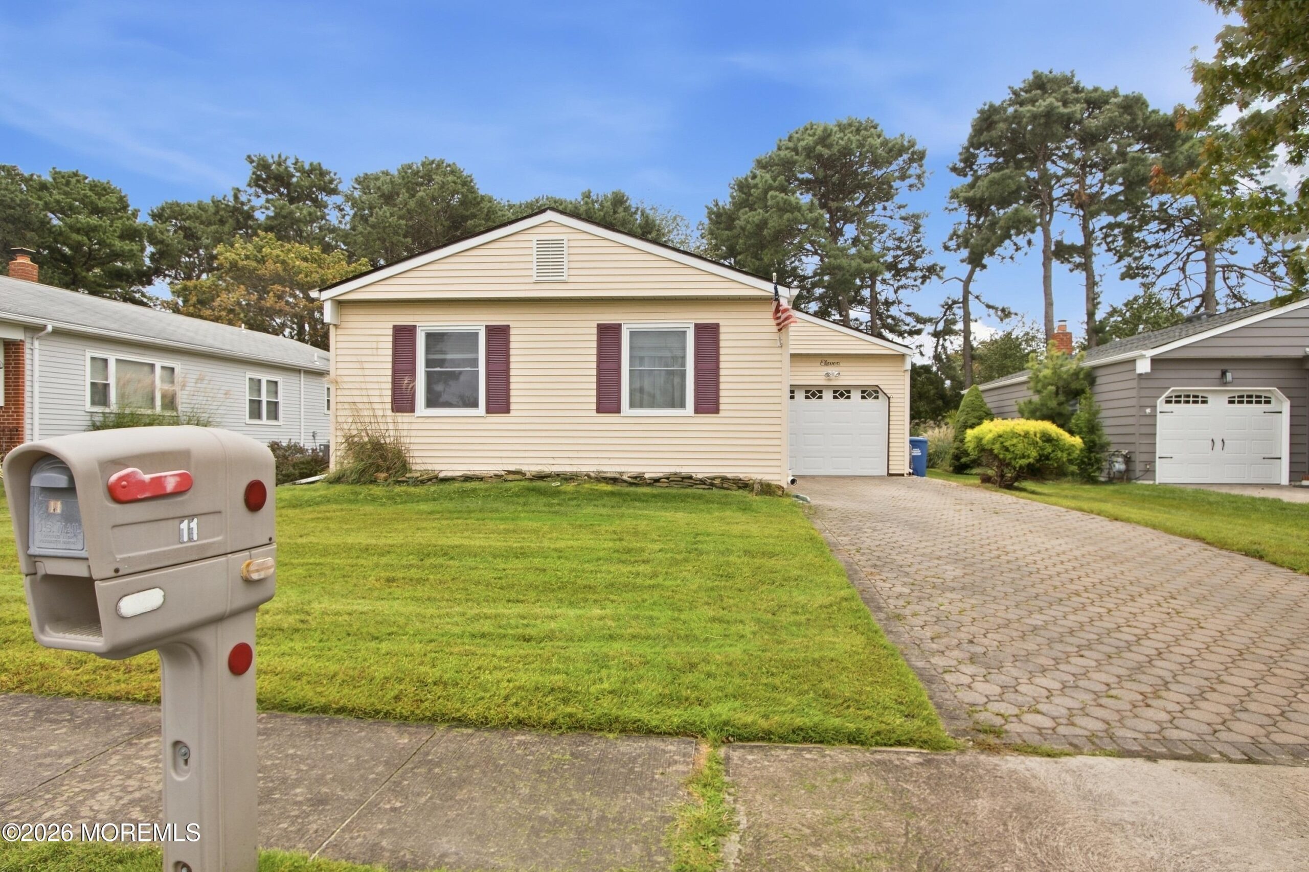 11 Woodstock Drive, Toms River, NJ, 08757