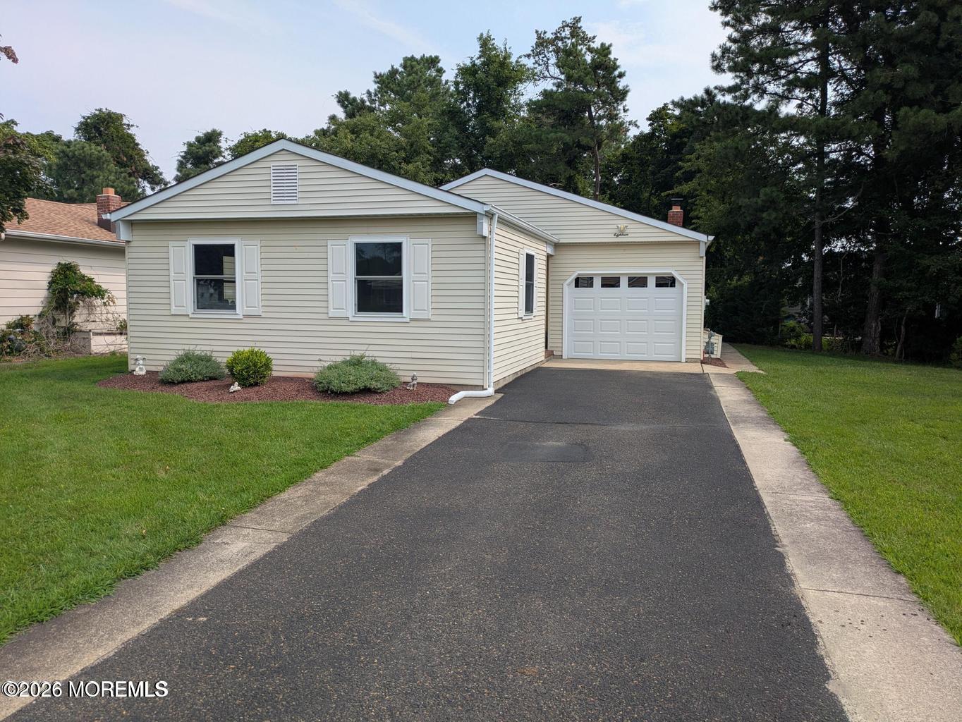 18 Maison Way, Toms River, NJ, 08757