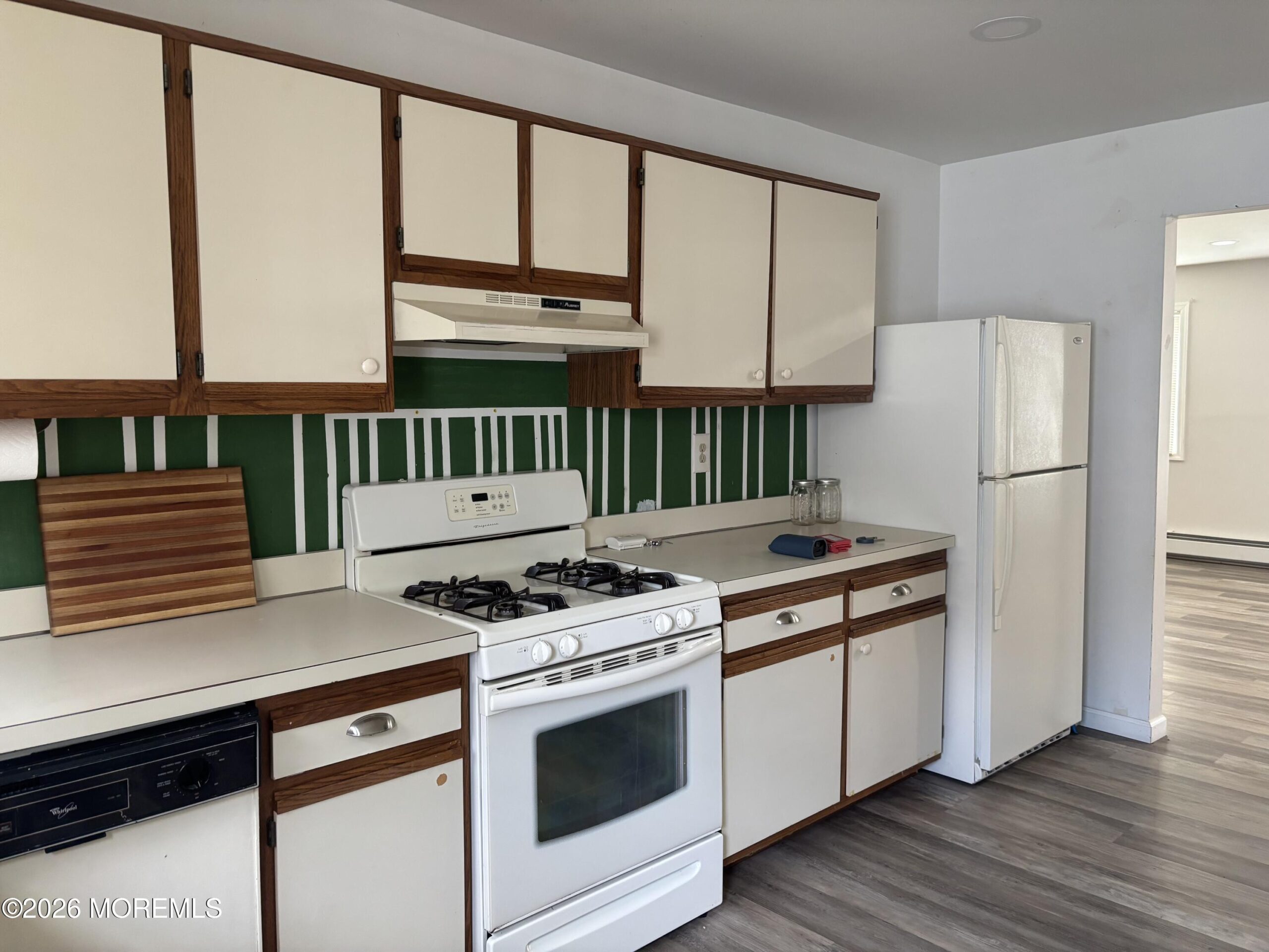 2 Tropicana Court Image 2