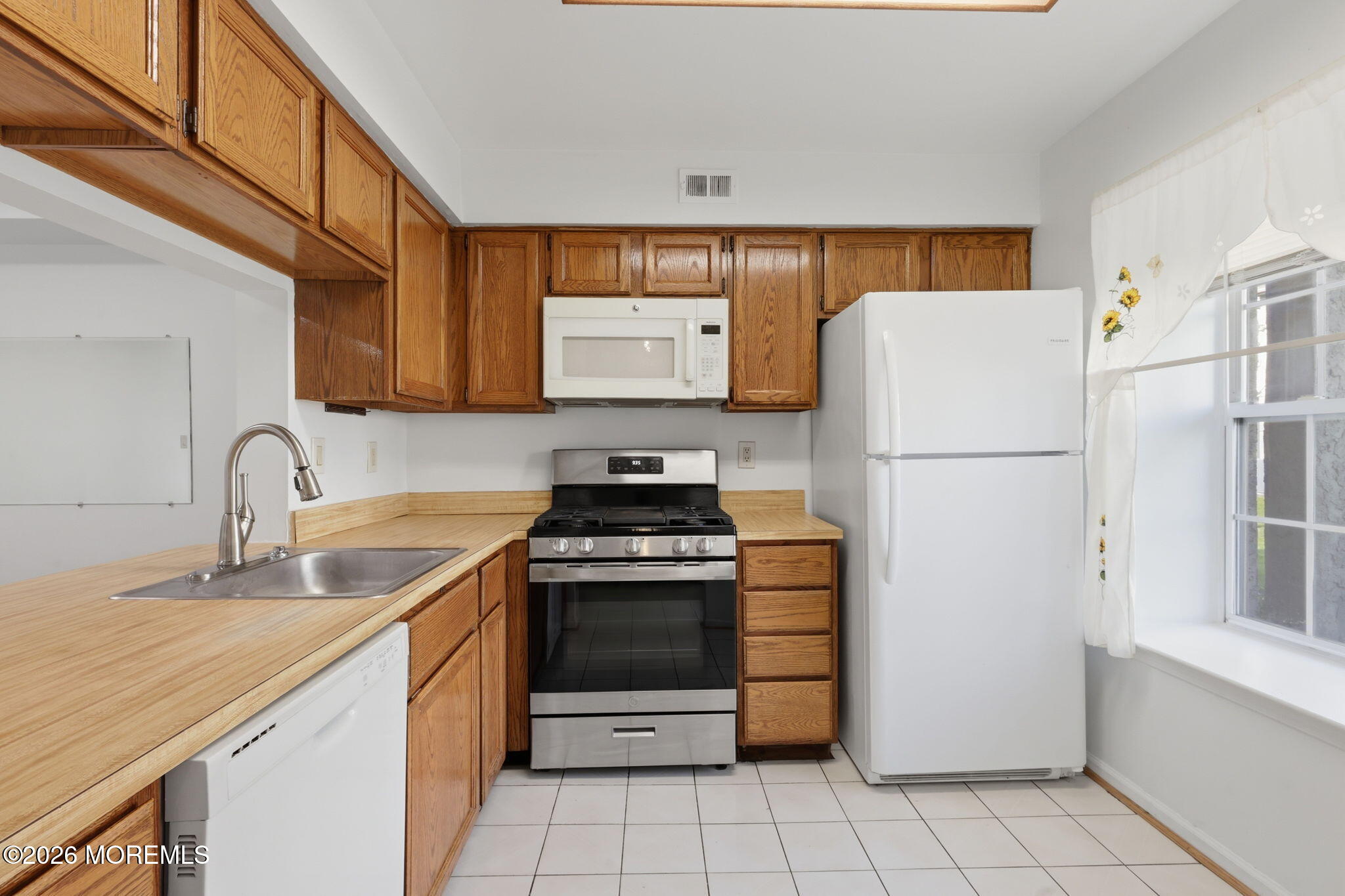 2704 Commons Drive 4, East Brunswick, NJ, 08816 image 14