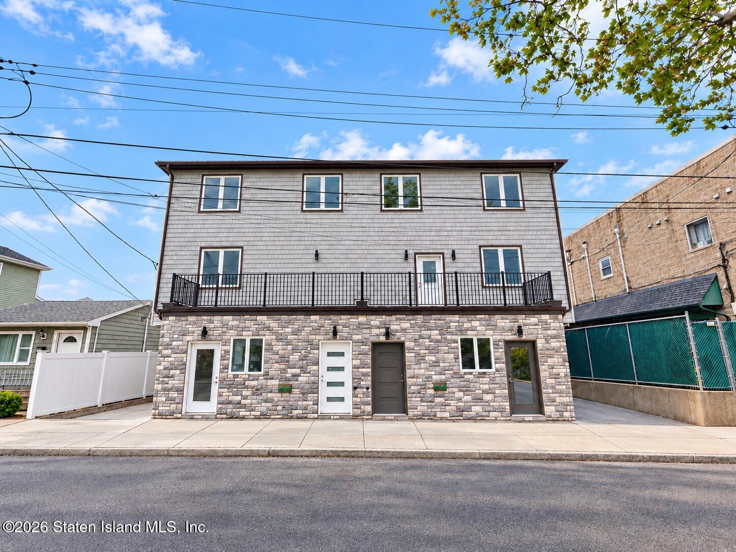 291 Colony Avenue Image 2