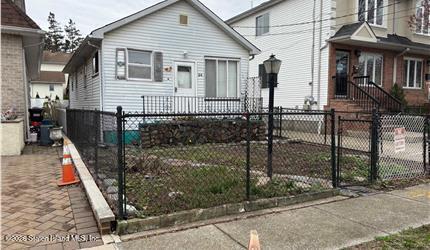 24 Glover Street Image 3