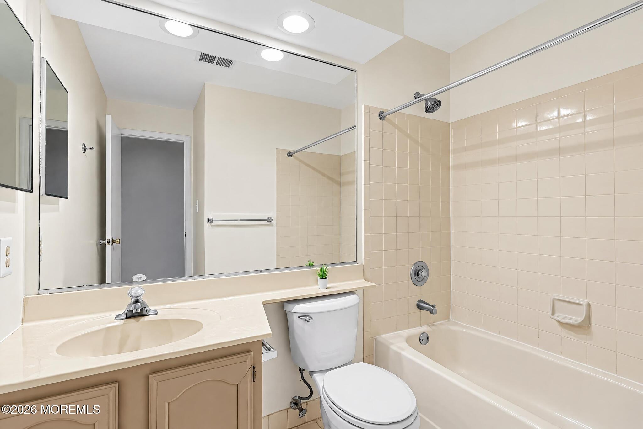 407 Hampton Court, Manalapan, NJ, 07726 image 7
