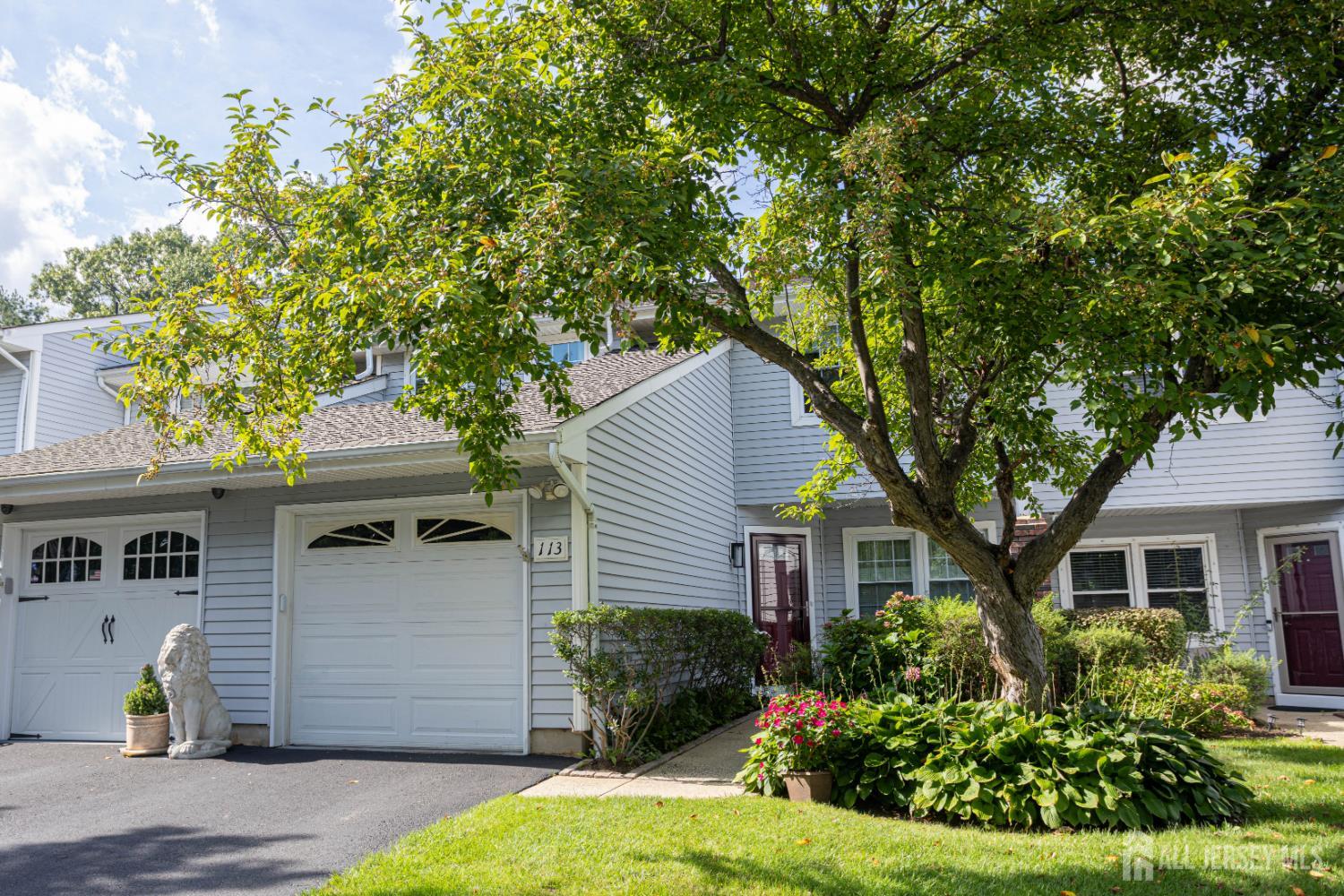 113 Woodmere Drive Image 2