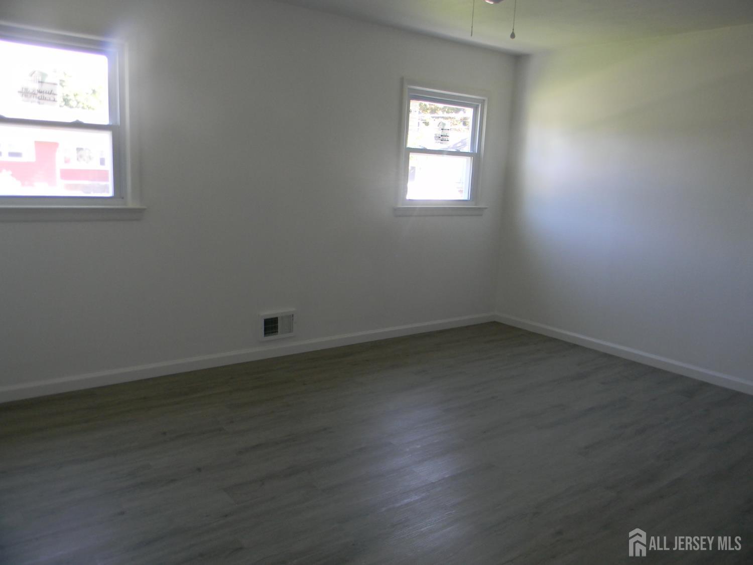 27 Violet Terrace Image 5