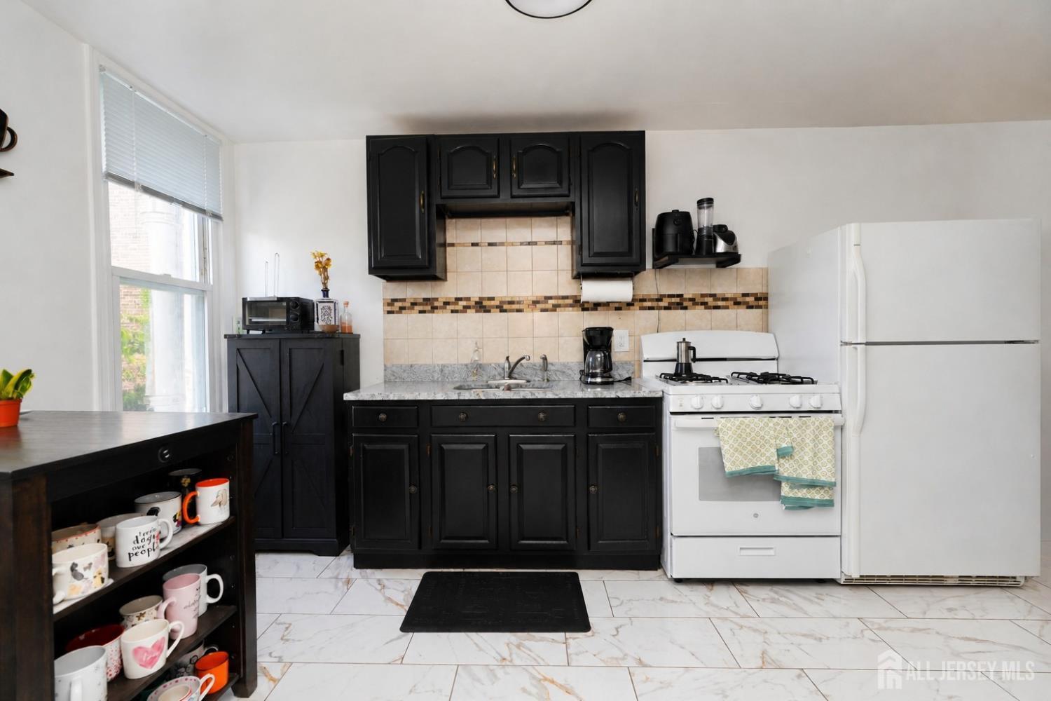 725 17th Street Image 4