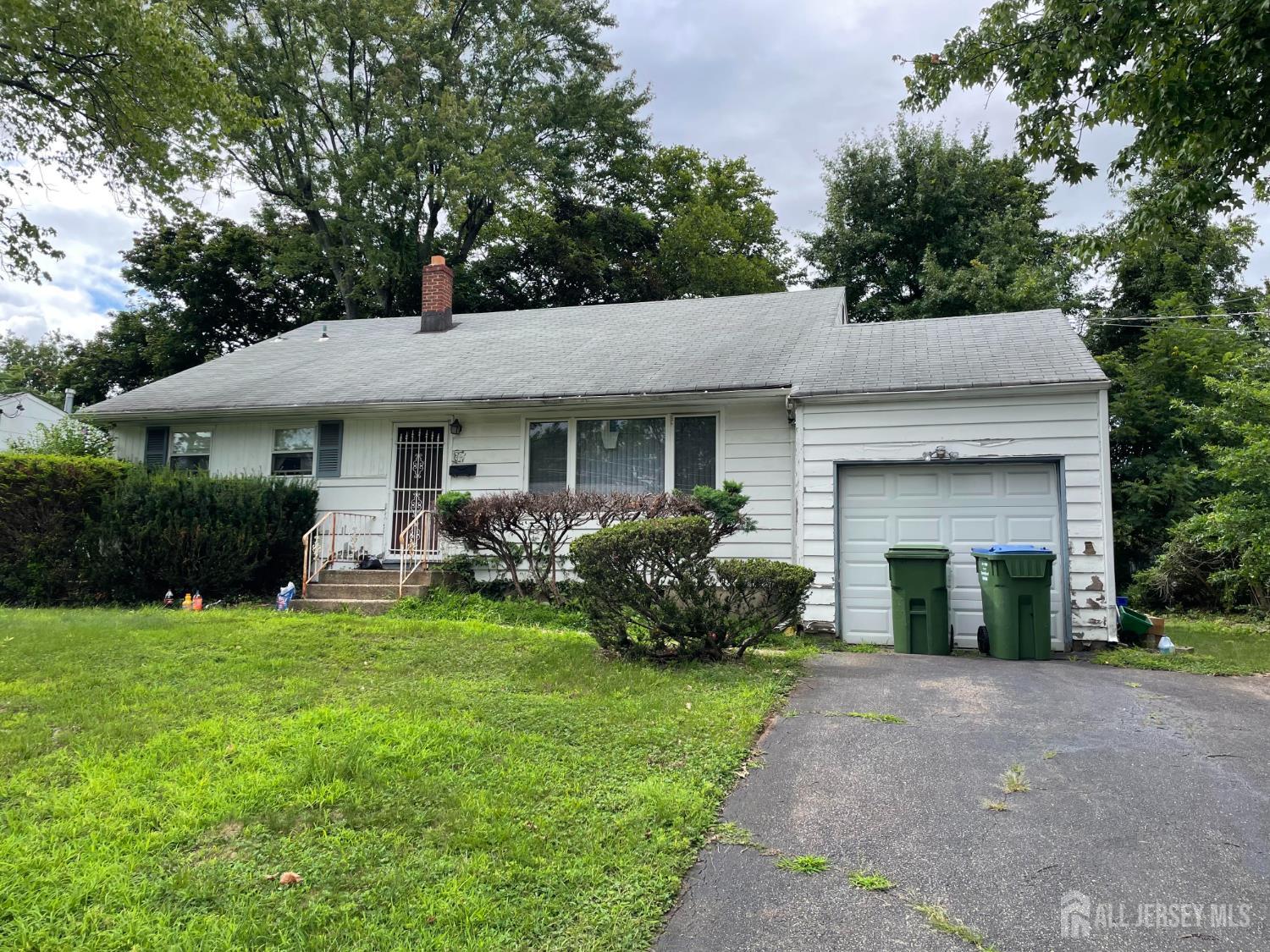 25 Eardley Road, Edison, NJ, 08817