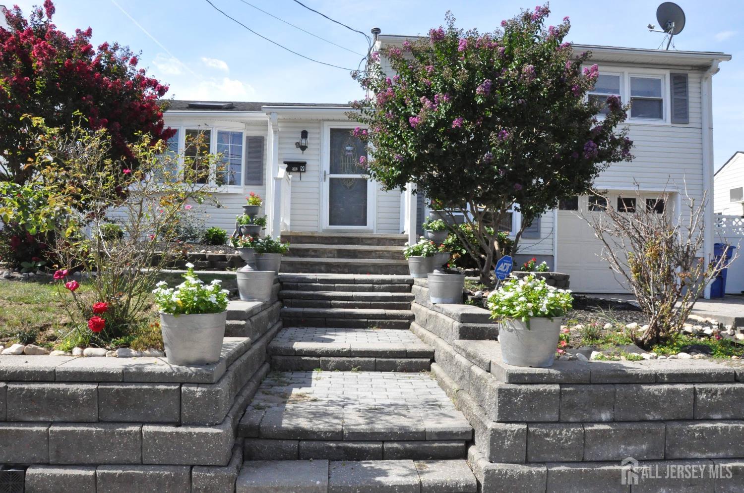 9 FLORENCE Drive Image 2