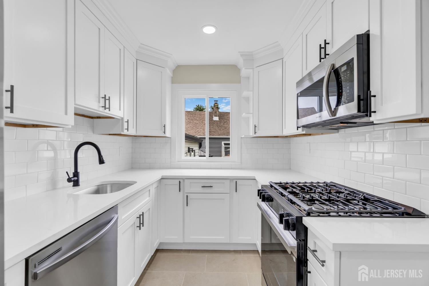 104 Southwood Drive Image 3