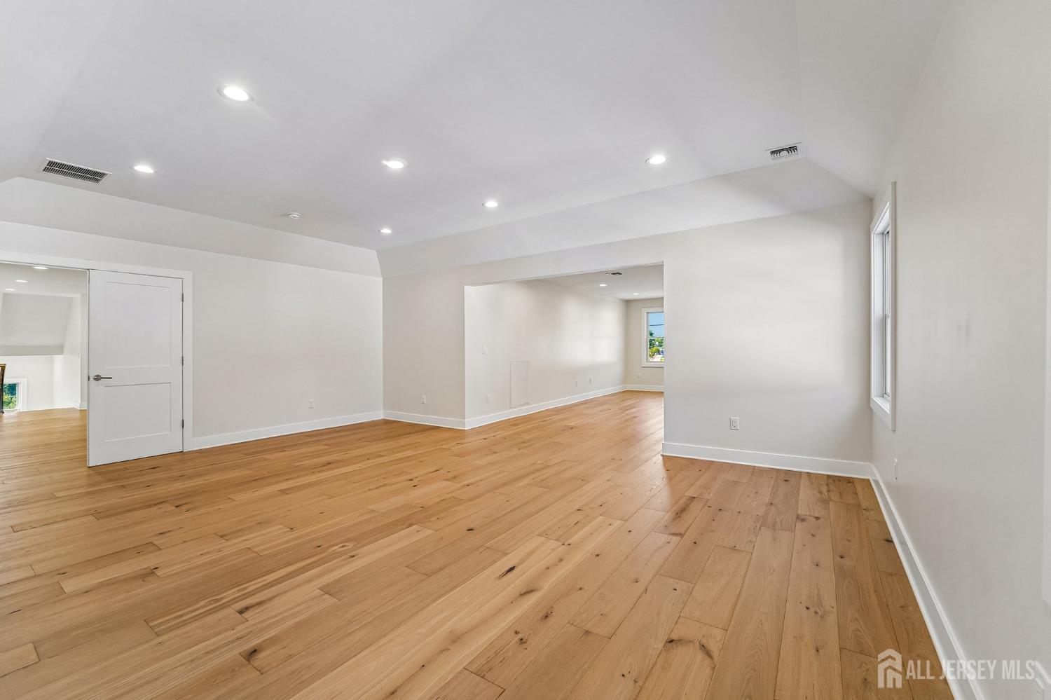11 Scarlet Drive, Piscataway, NJ, 08854 image 31