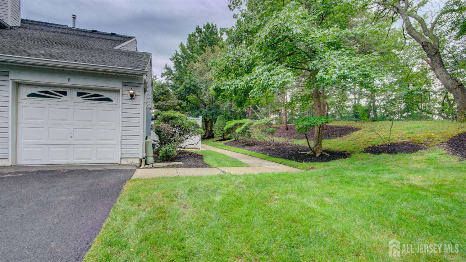 8 Forden Court Image 2
