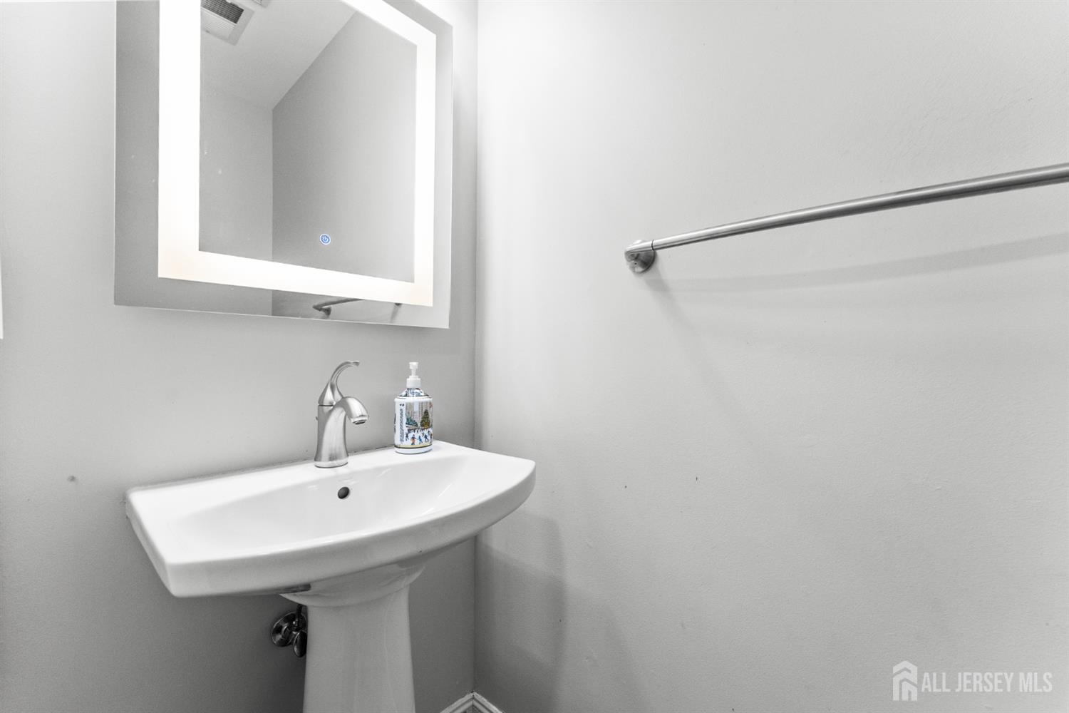 6 Windsong Circle, East Brunswick, NJ, 08816 image 20