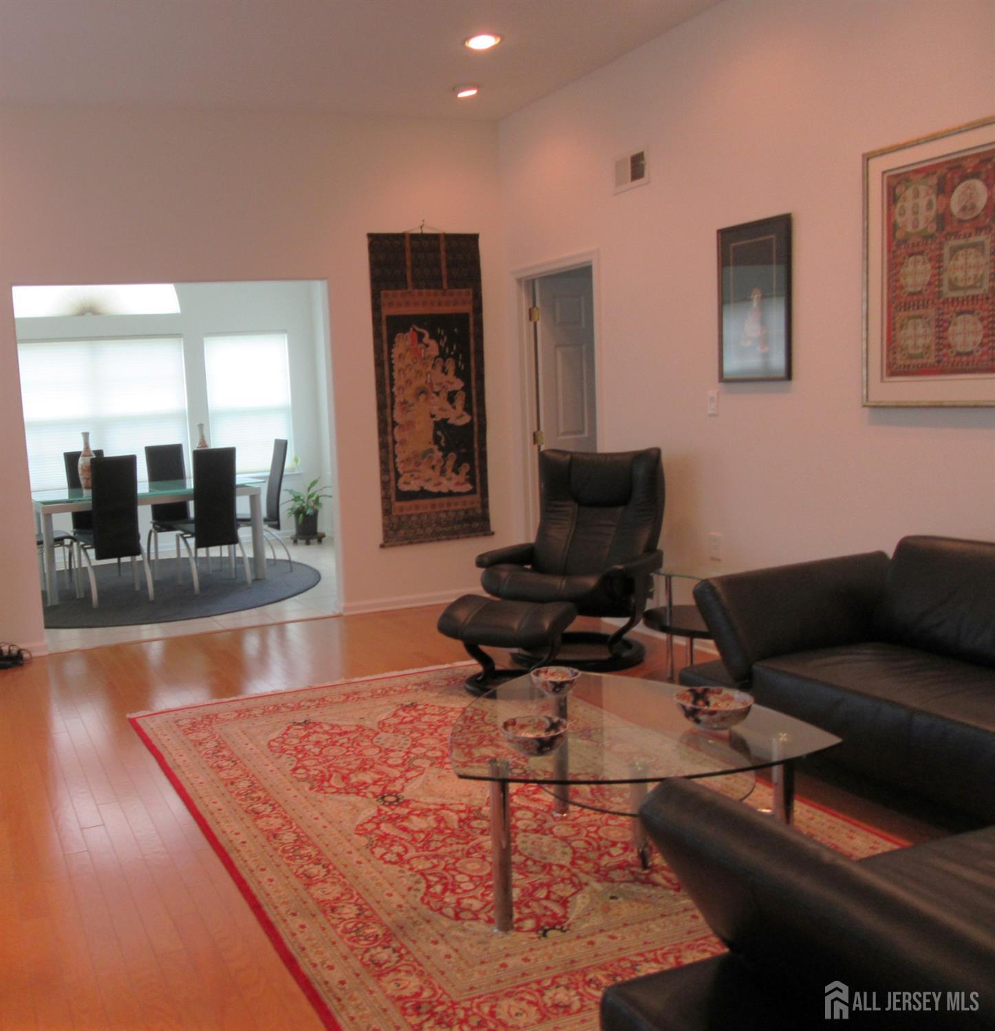 308 Valencia Drive Image 5