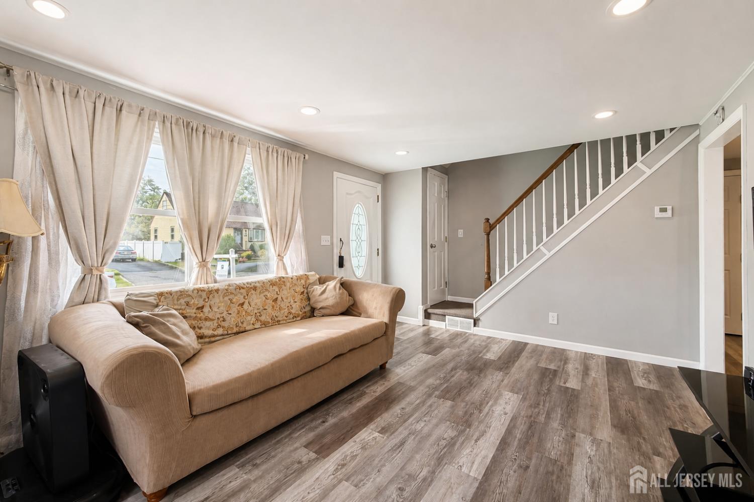 193 Old Road, Sewaren, NJ, 07077 image 27